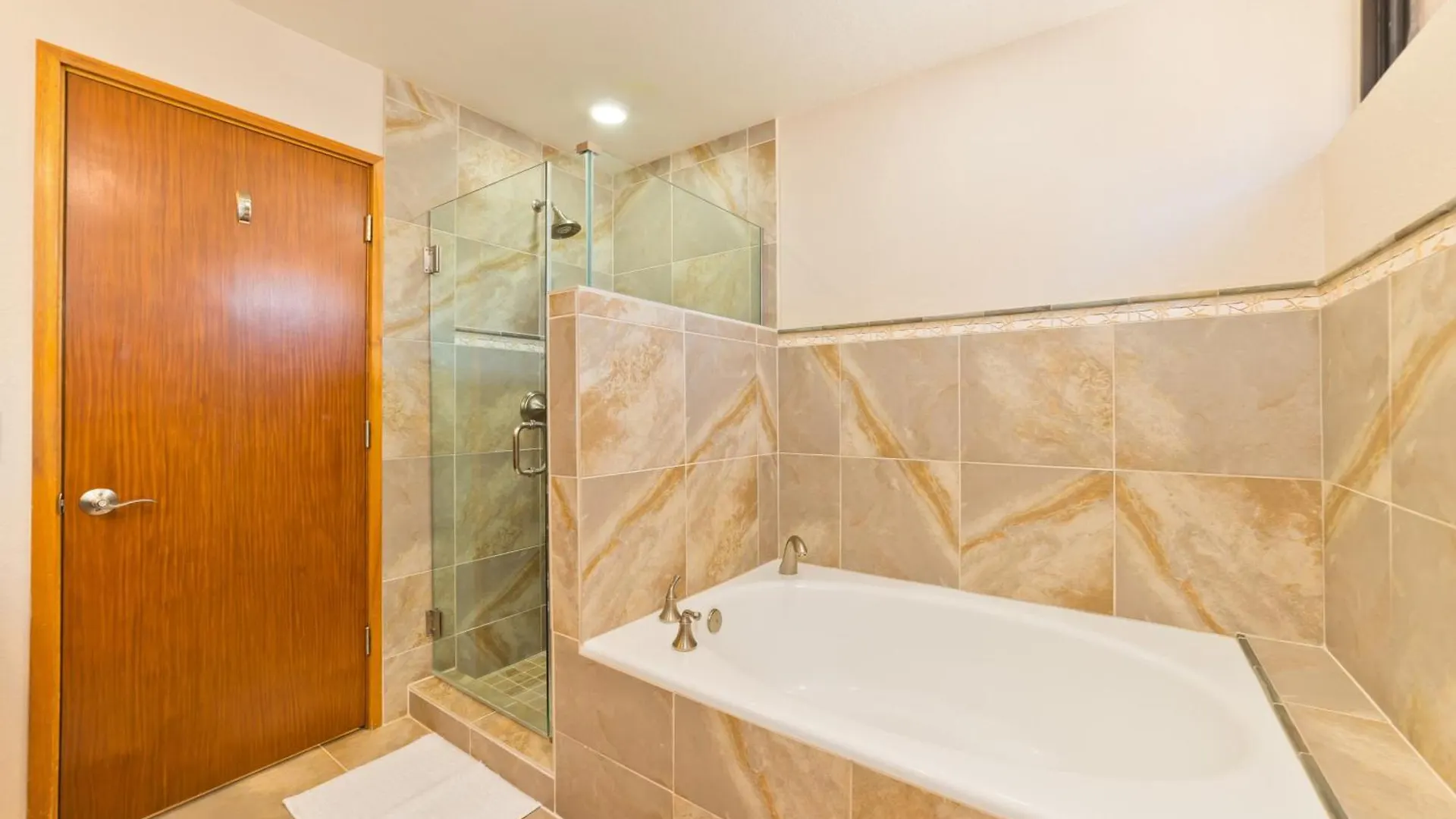 Luxurious Penthouse Oasis ~ Golf & Ocean Views Apartment Waikoloa