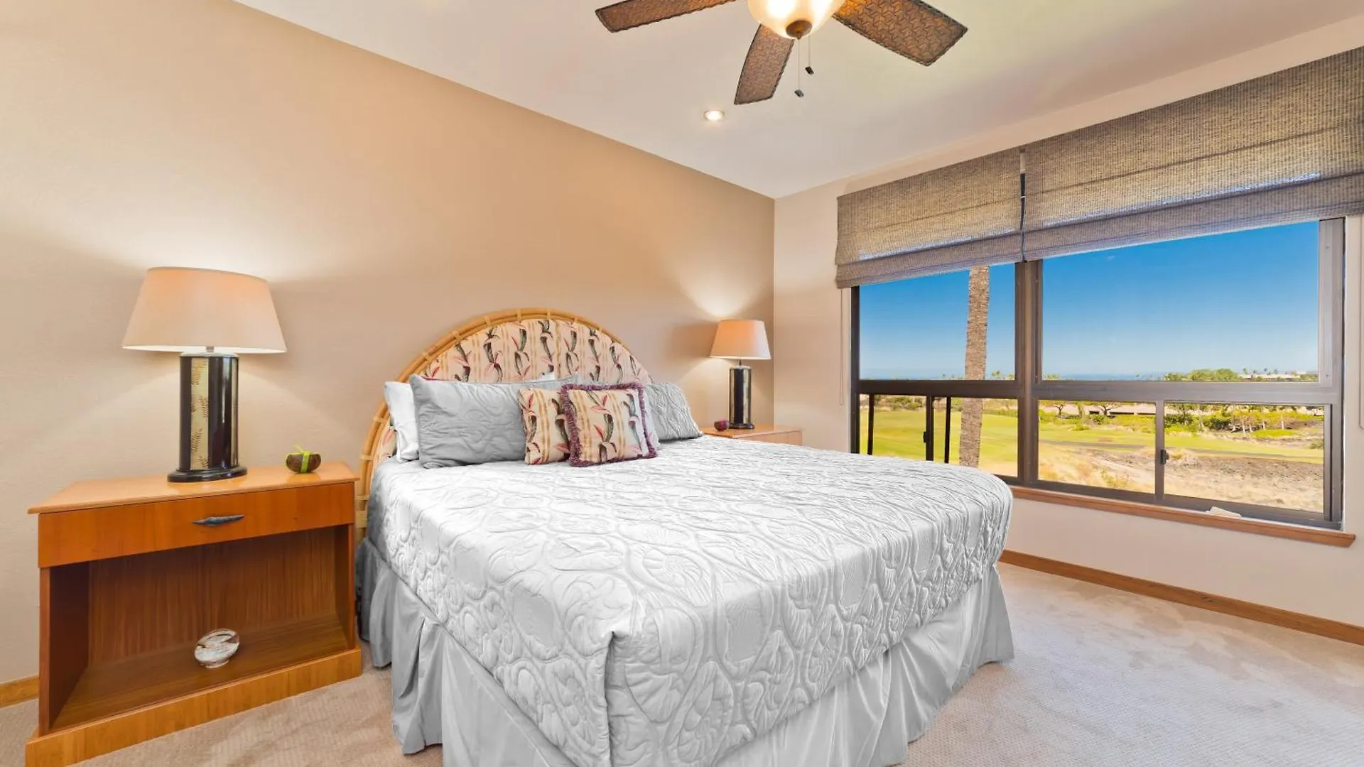 Luxurious Penthouse Oasis ~ Golf & Ocean Views Apartment Waikoloa