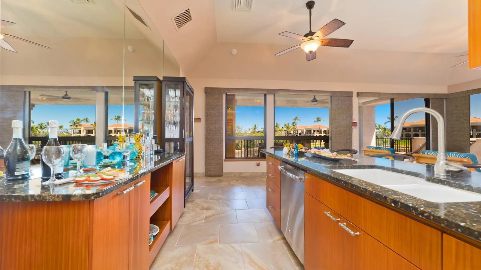 Luxurious Penthouse Oasis ~ Golf & Ocean Views Apartment Waikoloa