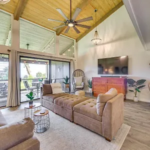 Chic With Lanai And Complex Pools! Apartment